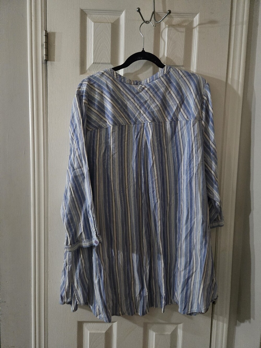 3x button down - Picture 3 of 3